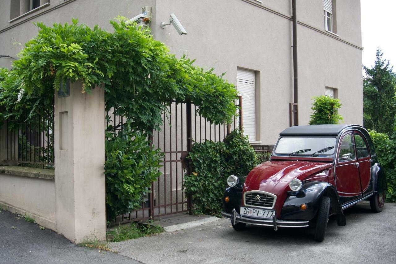 Embassy Row Bnb Zagreb Buitenkant foto
